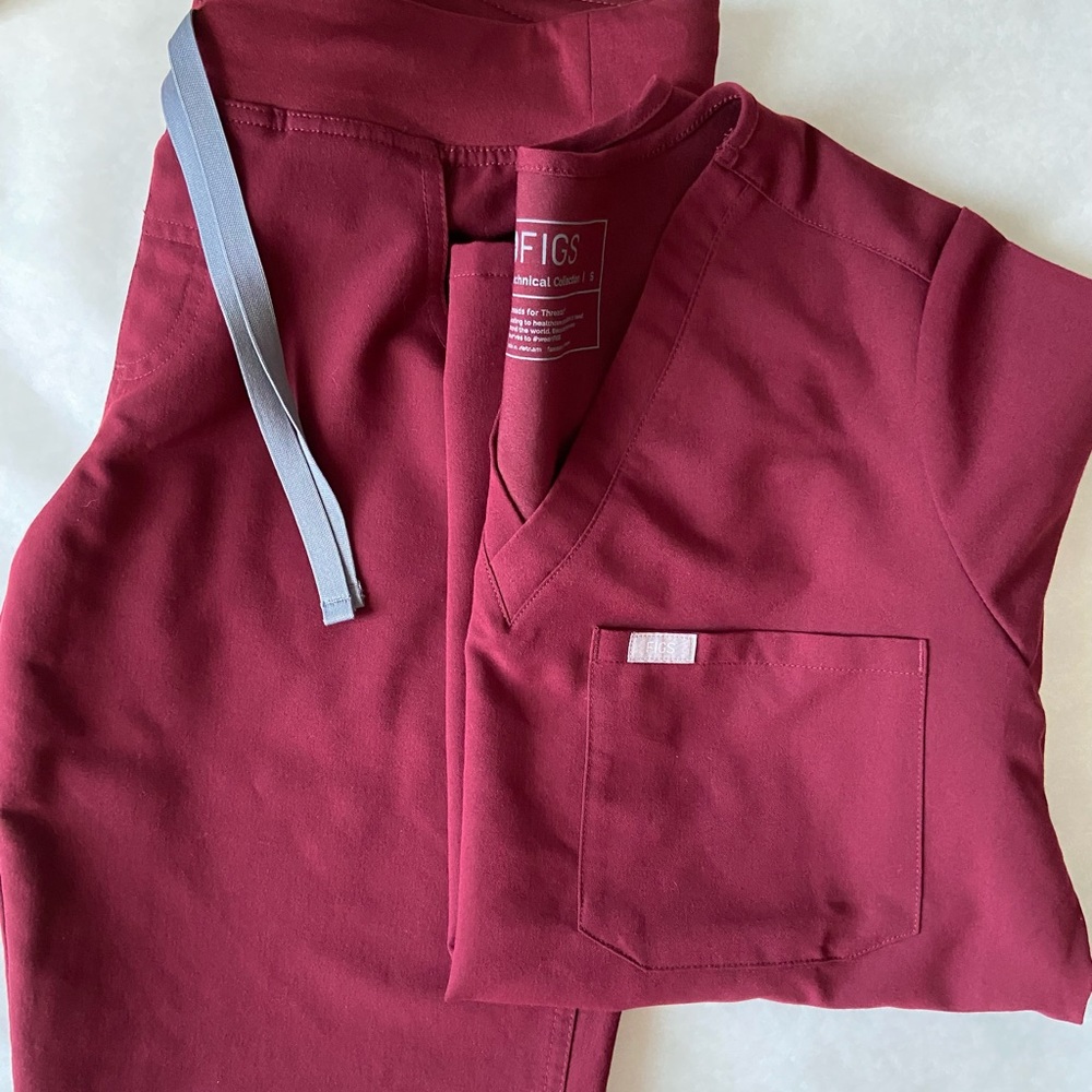 FIGS maroon scrub SET